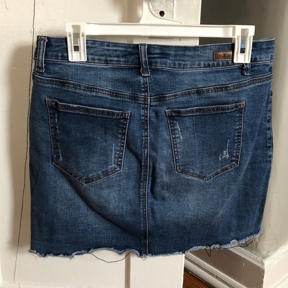 Enjean Exclusive Skirt - Picture 3 of 7